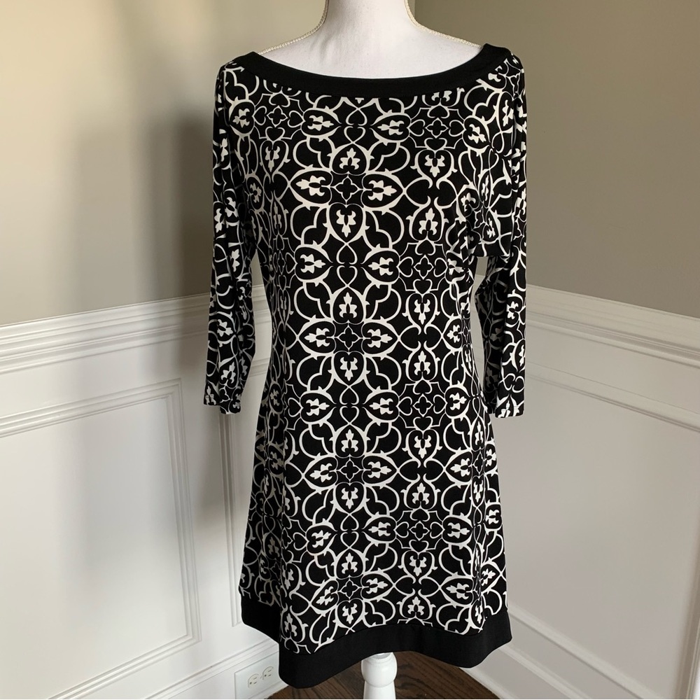 White House Black Market  White and Black Pattern Dress Size Medium